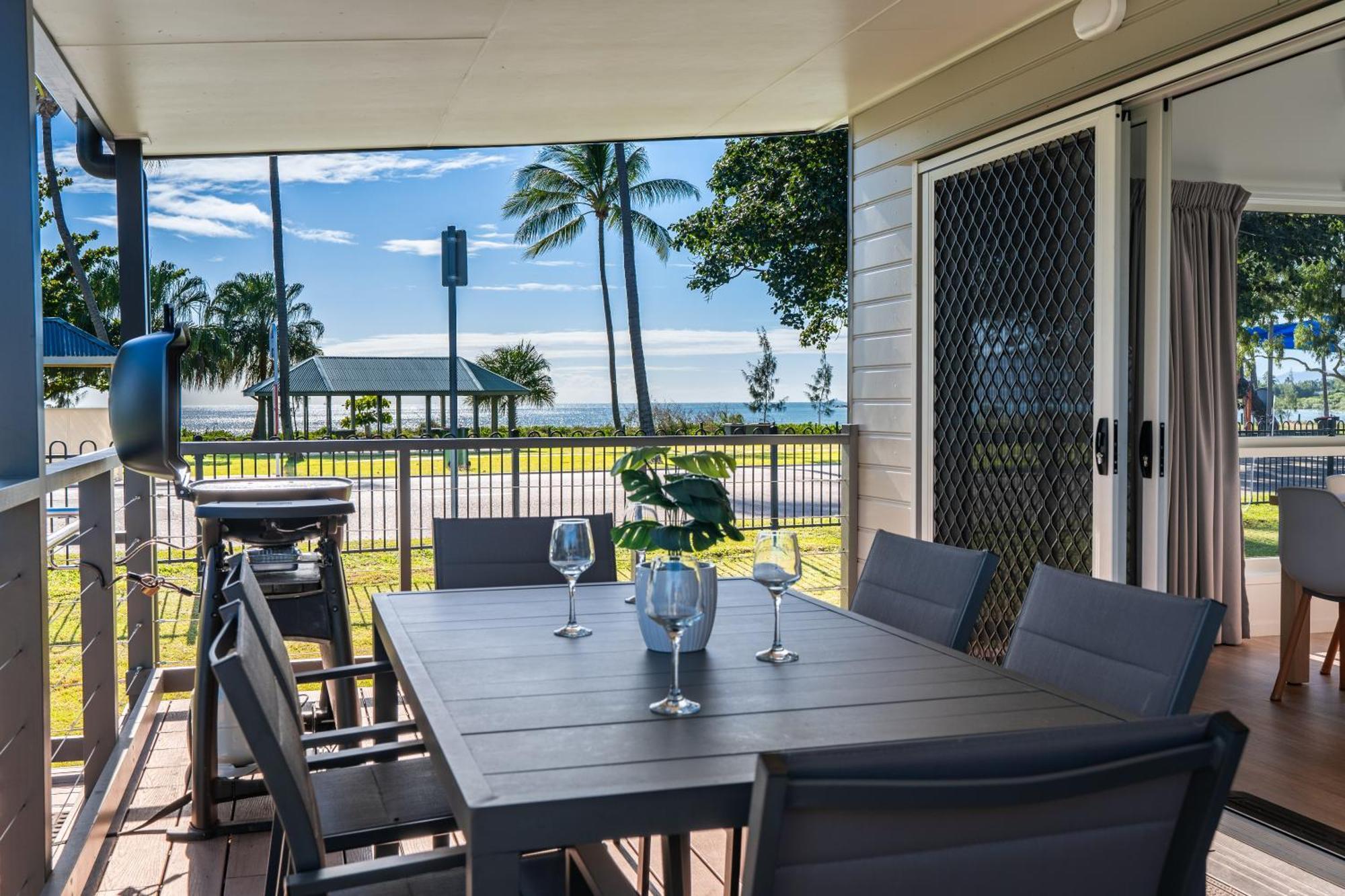 Big4 Tasman Holiday Parks - Rowes Bay Таунсвилл Экстерьер фото